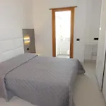 Very Comfortable Seafront Apartament