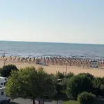 Very Comfortable Seafront Apartament