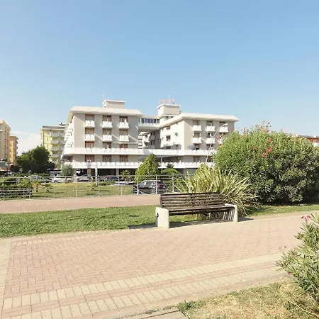 Very Comfortable Seafront