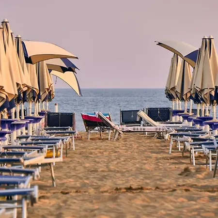 Very Comfortable Seafront Apartman Bibione