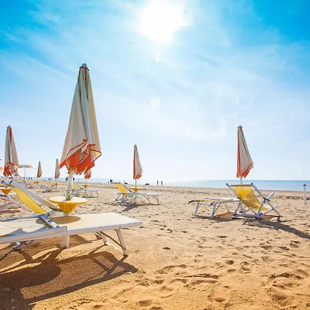 Very Comfortable Seafront Bibione